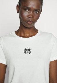 Pinko BUSSOLOTTO - Βασικό μπλουζάκι - silk white