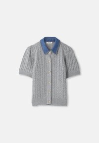 Unselected, gris