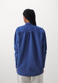 G-STAR RELAXED - Bluza s gumbima - faded blue