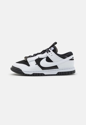 Sneakers - black