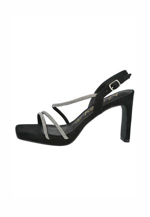 Sandalia de tacón alto de ante negro, tipo slingback, con tiras de cristal, puntera cuadrada y un diseño elegante; cuenta con un cierre de hebilla y una plantilla texturizada.