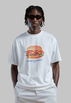 L.A. BURGER TEE - T-shirt med print - white