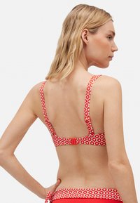 Ysabel Mora Top de bikini - red
