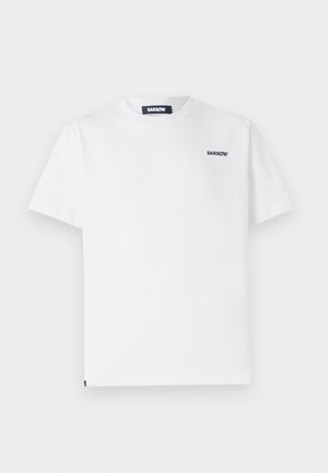 T-shirt in cotone bianco con scollatura a girocollo. Presenta un piccolo logo "BARROW" blu navy sul petto. Maniche corte e vestibilità standard.
