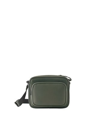 Petit sac bandoulière rectangulaire vert foncé avec poche zippée à l'avant et bandoulière noire réglable sur fond blanc.