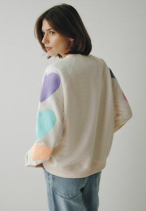 Little Bird, REGULAR FIT - ADULT RAINBOW SWEATSHIRT . - Pusa - rainbow applique