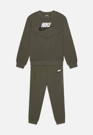SPORTSWEAR - Sweater - medium olive/white
