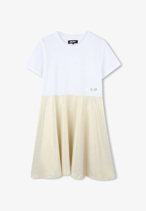 Robe à manches courtes avec un haut blanc et une jupe dorée scintillante. Tissu doux avec un col rond et le logo DKNY à l'avant.