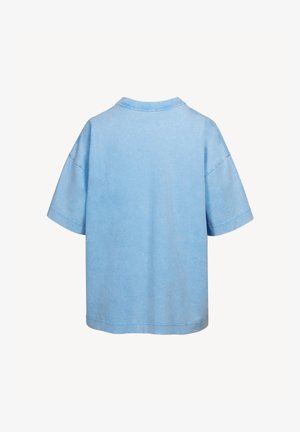 Lichtblauw katoenen T-shirt met korte mouwen en een ronde hals, van achteren getoond tegen een effen witte achtergrond.