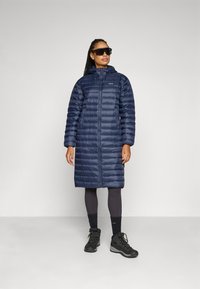 Patagonia RECYCLED SWEATER PARKA - Dūnu mētelis - sunken blue