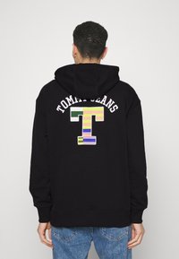 Tommy Jeans Jersey con capucha - black