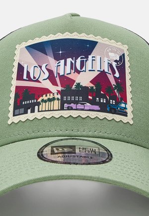 New Era POSTCARD TRUCKER UNISEX - Gorra - green