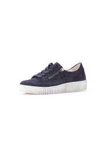 Tumesuede sneaker, millede nööbid, külgse tõmbluku detail, tekstuuriga valgest kummist tald ja ümar varvas, pakkudes mugavat disaini.