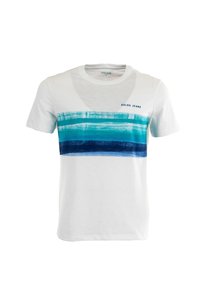 Camiseta de algodón blanca con un patrón de pinceladas horizontales en turquesa y azul marino, con "SALSA JEANS" impreso en azul.