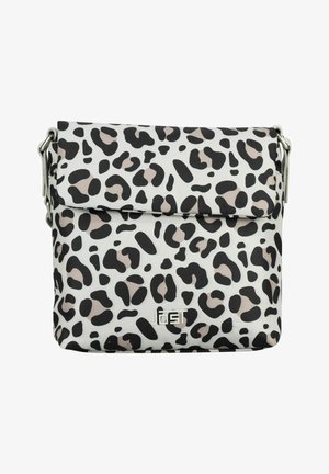 Petit sac bandoulière avec motif léopard noir et beige, fermeture à rabat, et détail logo argenté à l'avant.