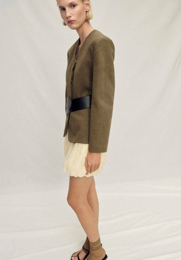 TRILIUM - Puffball skirt - ecru4