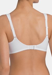 Triumph COTTON SHAPER N - Biustonosz z trójkątną miseczką