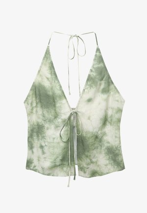 Haut halter tie-dye vert avec un décolleté en V profond, des liens réglables au dos et un tissu léger avec un motif texturé.