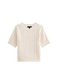 Kermanvärinen neulepaita, jossa on palmikkoneulekuvio, lyhyet hihat ja leveä pyöreä pääntie ribbaushelman kanssa.