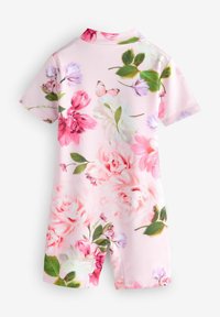 Korte mouwen roze rompertje met een bloemenprint van rozen en groen. Materiaal heeft een soepele textuur; inclusief een kraag.