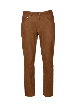 Pantalons en daim marron à coupe slim, design à cinq poches et fermeture à bouton métallique. Texture lisse avec de subtils détails de couture.