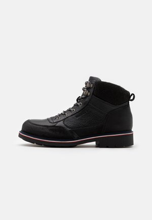 CHECK LINING BOOT - Lace-up ankle boots - black