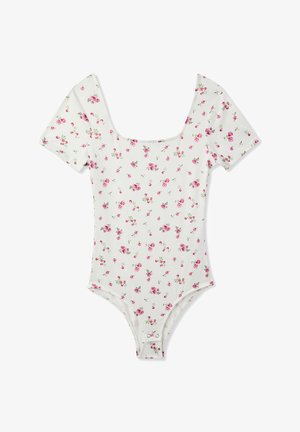 Body bianco a fiori con maniche corte, con piccole rose rosa e foglie verdi, scollatura arrotondata e chiusura a scatto sul fondo.