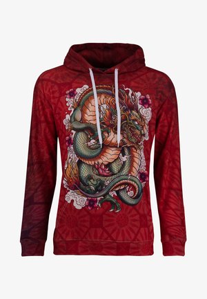 Punainen huppari, jossa on yksityiskohtainen lohikäärme kuvio, valkoiset nauhat ja monimutkaiset kukkakuviot teksturoidulla taustalla.