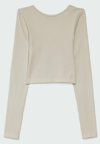 Beige gestreiftes Langarm-Crop-Top mit Rundhalsausschnitt und taillierter Silhouette.