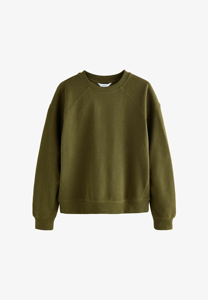 Felpa girocollo verde oliva con maniche lunghe, polsini a coste e orlo a coste su uno sfondo bianco.