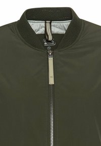 Groene bomberjack met een gaas kraag, een rits aan de voorkant en subtiele branding. Soepele textuur met een nauwsluitende pasvorm, ideaal voor casual draag.