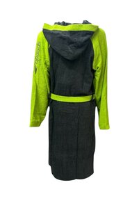 Accappatoio nero e verde neon con cappuccio, maniche lunghe, cintura e il logo "Speedo" sulla manica. Tessuto morbido, lunghezza media.
