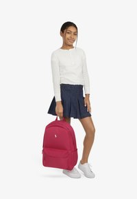 Δεν επιλέχθηκε, sport pink