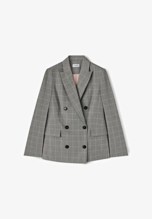 Blazer gris croisé à motif discret de grille blanche, col à revers crantés, boutons noirs, poches avant à rabat, et doublure intérieure rose pâle.