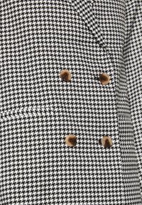 VILA VIDAFNY LOOSE - Blazer - black/houndstooth/white