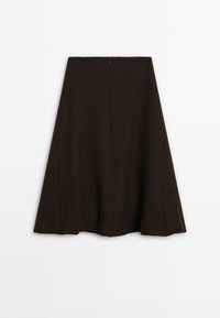 Ruskea A-linjainen hame, joka on valmistettu teksturoituneesta kankaasta, sisältää takana vetoketjun ja on flare-mallinen, ulottuen polven pituuteen.