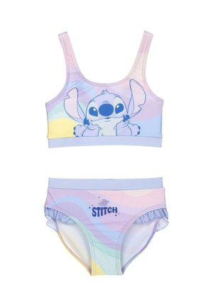 Costume da bagno due pezzi pastello con il personaggio dei cartoni animati Stitch sulla parte superiore e testo "STITCH" con grafica di un pianeta sotto.