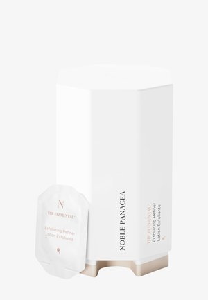 Boîte de lotion exfoliante Noble Panacea avec un sachet à usage unique étiqueté The Elemental Exfoliating Refiner Lotion Exfoliante.