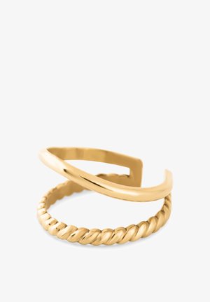 Goldener Metallring-Set mit einem glatten, geschwungenen Band und einem verdrehten Band, beide mit glänzendem Finish. Einfaches und elegantes Design.