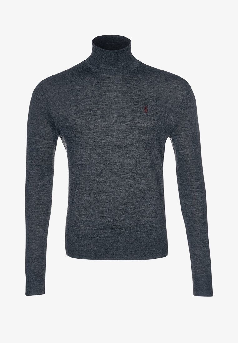 Pull à col roulé gris foncé à manches longues, coupe près du corps, petit logo rouge brodé sur la poitrine gauche.