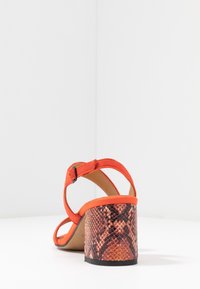 Tamaris Sandaalit nilkkaremmillä - orange