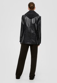 QS IN SCHLANGENLEDER-OPTIK - Imitatieleren jas - schwarz