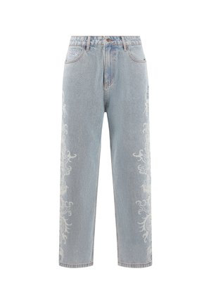 Lyseblå denimjeans med en løs pasform. Harintrikate hvide broderier langs siderne og standard fem-lommer design.