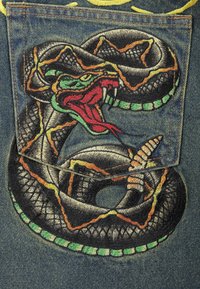 Thumbnail Image 9