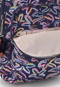 Kipling SEOUL S BTS PRT AC - Skoletasker - palm fiesta print