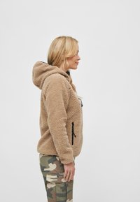 Thumbnail Image 5