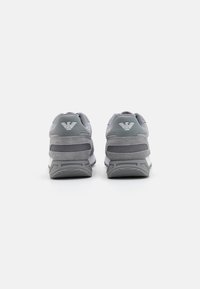 EA7 Emporio Armani UNISEX - Tenisice - griffin/white