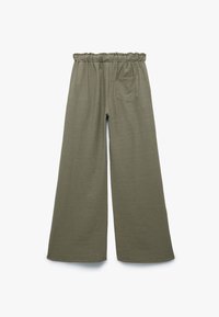 Pantalones de pierna ancha en verde oliva, hechos de tejido texturizado, con una cinturilla elástica fruncida y un solo bolsillo en la parte posterior.