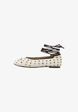 HUNE, FANCY - Bailarinas con hebilla - beige