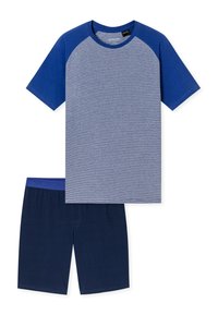 Blauw raglan T-shirt met korte mouwen en fijne horizontale strepen, gecombineerd met effen donkerblauwe shorts met een elastische tailleband.